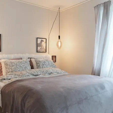 Brand-new Lakehouse, Sauna, Close To Nuuksio National Park, Airport Transfer. *