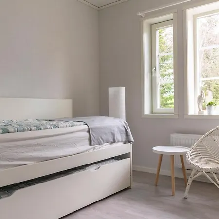 Brand-new Lakehouse, Sauna, Close To Nuuksio National Park, Airport Transfer. Daire Veikkola
