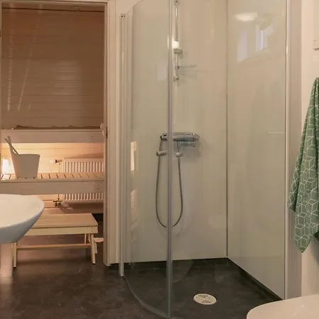 Brand-new Lakehouse, Sauna, Close To Nuuksio National Park, Airport Transfer.