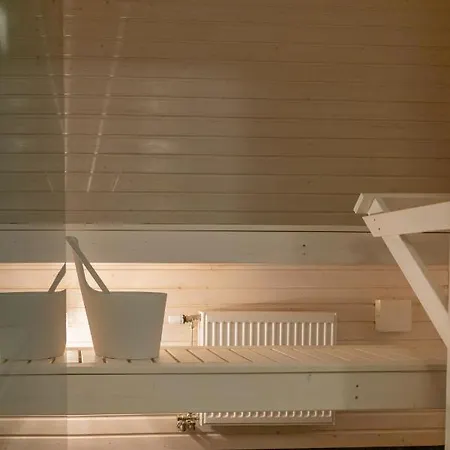 Brand-new Lakehouse, Sauna, Close To Nuuksio National Park, Airport Transfer. Daire Veikkola